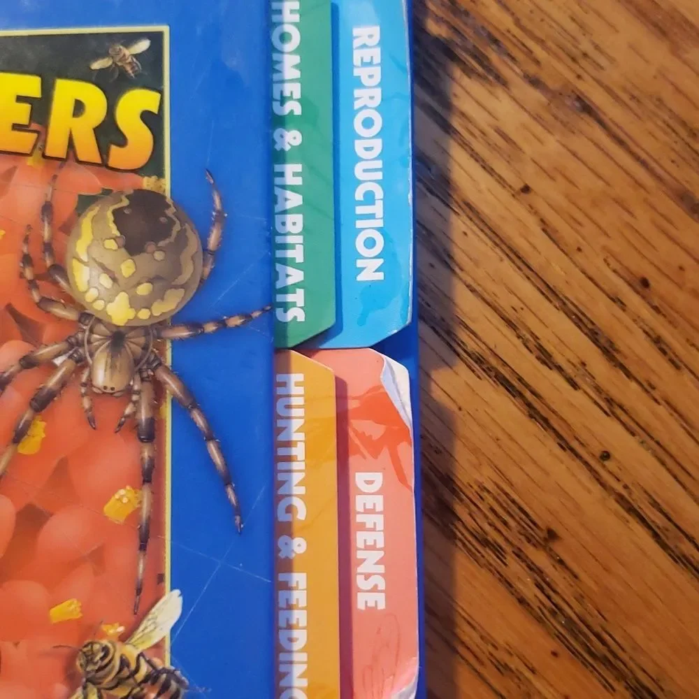 Insects & Spiders Hardcover Illustrated Nature Guide Book Ages 8-12 Fun‎ Facts